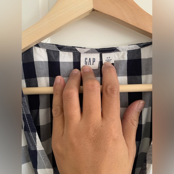 Gingham print GAP ruffled hem wrap dress - Picture 2 of 3